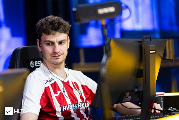 成为行业共 成为行业共